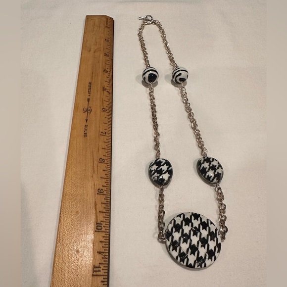 Beautiful Handmade Houndstooth Necklace 13” - Picture 1 of 1